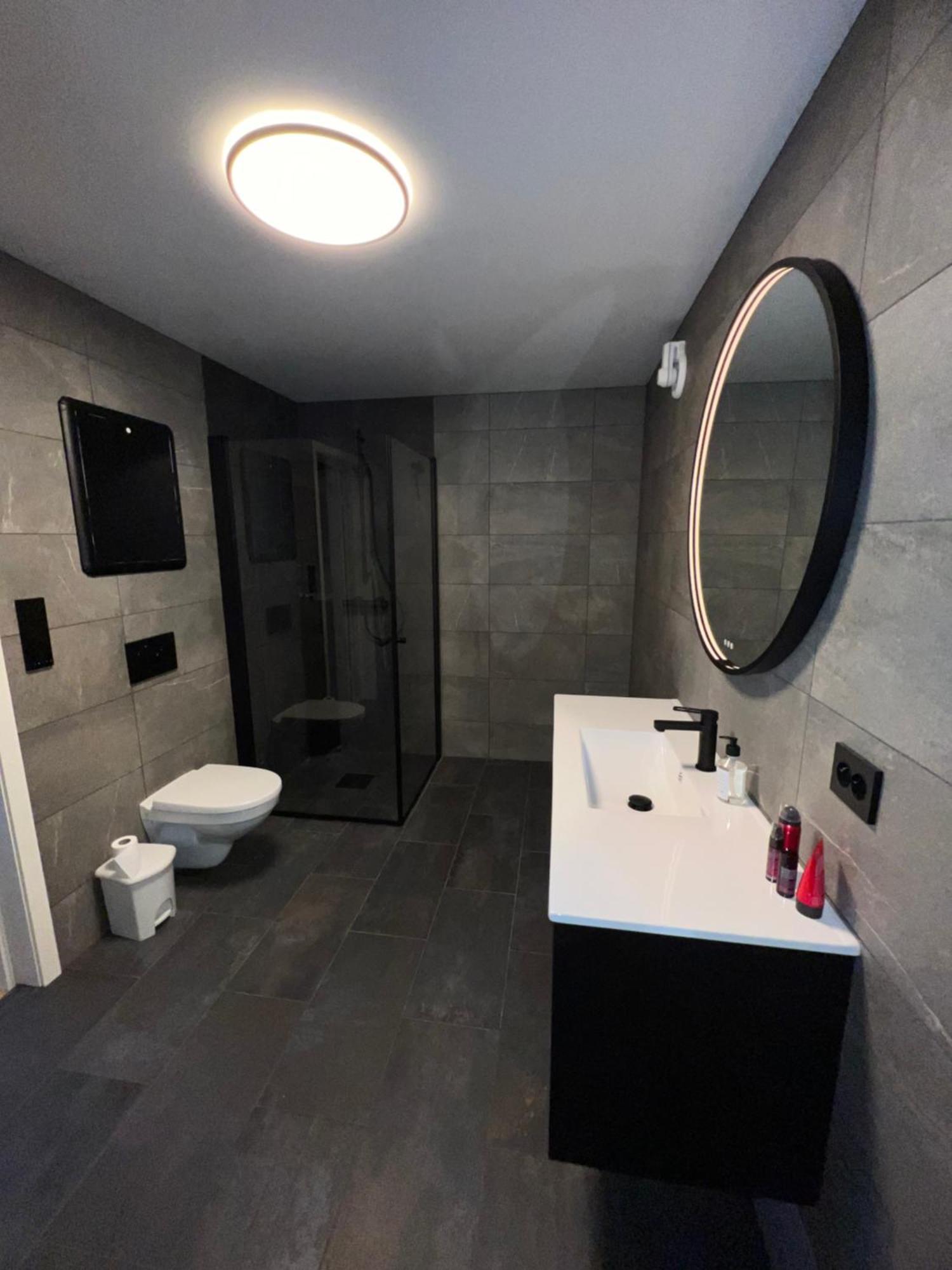 Your Home Away From Home, Apartment 1 トロムソ エクステリア 写真